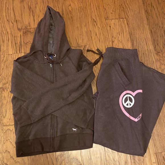 Victoria Secret Pink matching sweatsuit - Picture 1 of 3